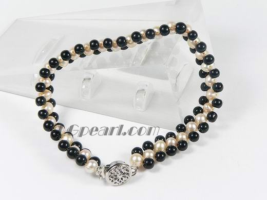 4-5mm pink freshwater pearl bracelet with agate bead