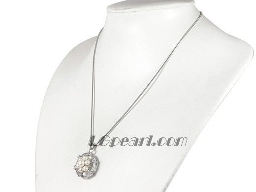 18KGP white freshwater pearl pendant with zircons