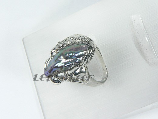black lute shape freshwater pearl ring