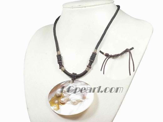 19 inches single strand shell necklace with 4mm akoya loose pearl and one side pearl shell pendant