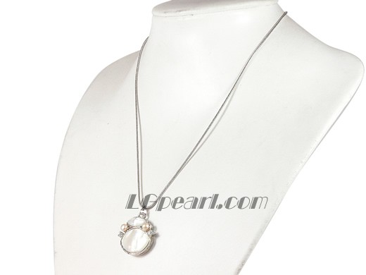 18KGP white shell pendant with pearls