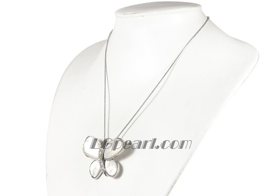 18KGP white butterfly shape shell pendant