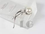 white flower shape 925 sterling silver brooch with a pearl