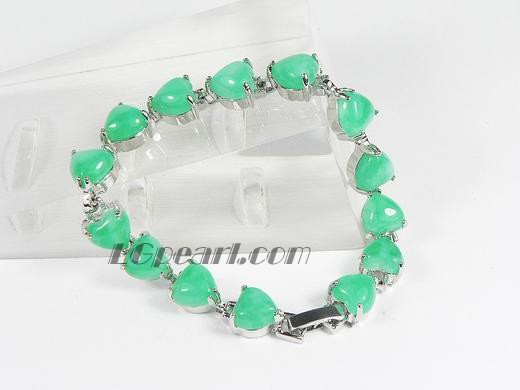 8*9mm light green heart-shaped jade bracelet with 18K GP chain
