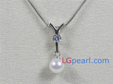 6.5-7mm white akoya pearl pendant with AA grade