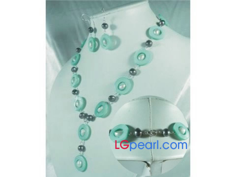 white and black pearl necklace set with shell jewelry
